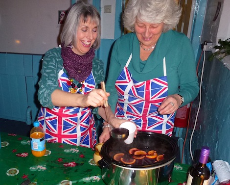 One of the first stops for many, to get into the Christmas spirit, was the mulled wine table, manned by Cllr Caroline Reeves an Jan Todd