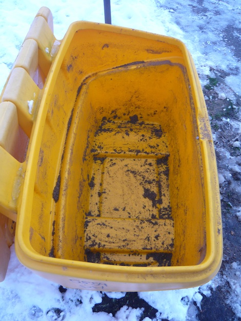 The grit bin by the junction of Grange Road and Little Street scraped clean