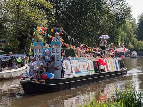 The River Wey upstream was a riot of colour with all the decorated boats. All pictures copyright Mike Bennett.