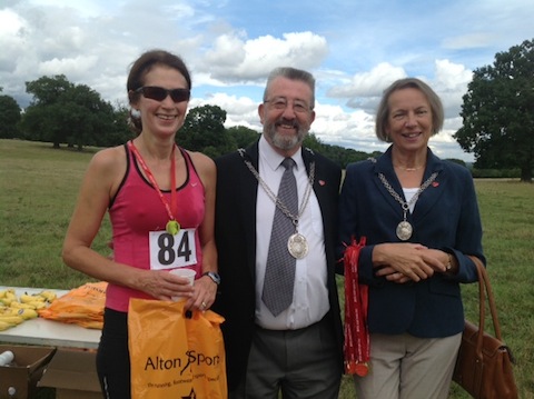 David Elms and his wife Wendy with the women's winner of the 10k race