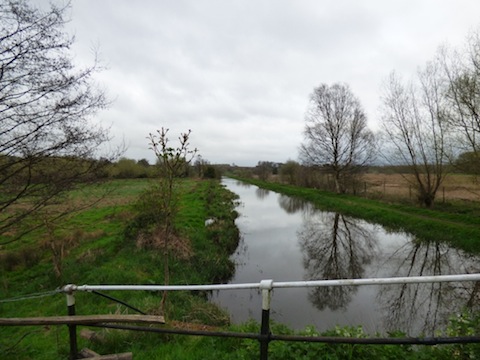 A view from the footbridge on the towpath to Triggs Lock.