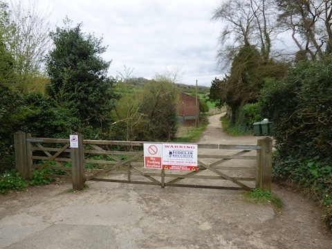 Entrance to Tyting Farm from Halfpenny Lane.
