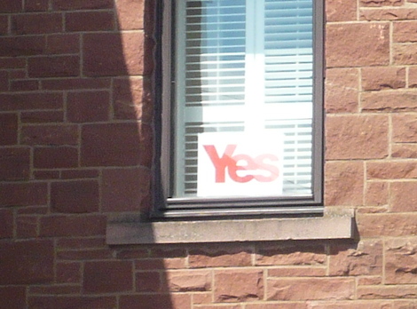 One of the "Yes" posters spotted. I did not see any saying "No".