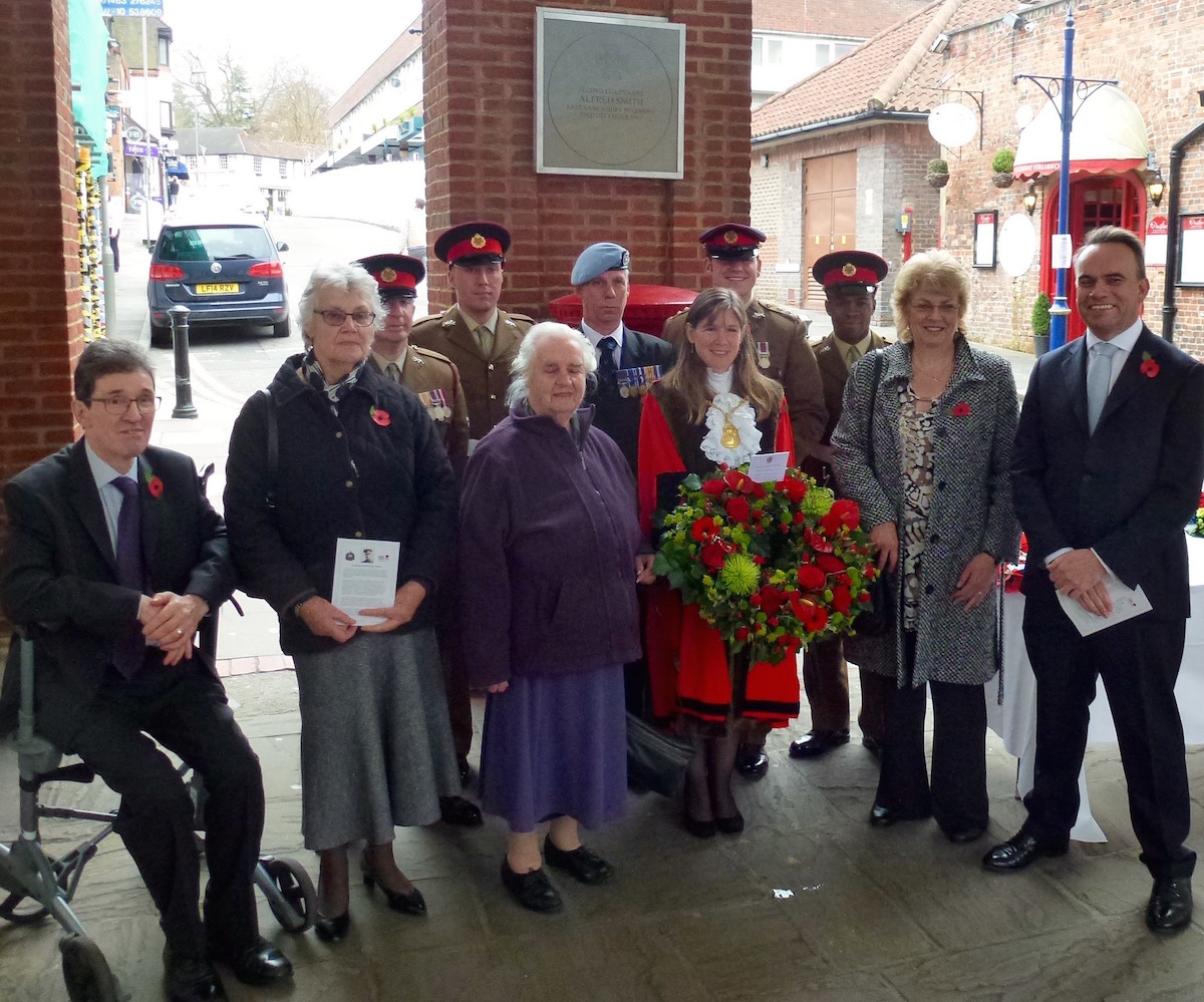 A plaque was unveiled to the mmeory of Lt Albert Victor Smityh VC who was born in Guildford.