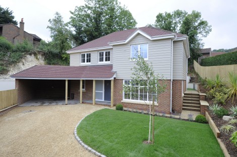 Detached 4 bed new build house in Curling Vale with a price guide of £850,000 sold in 2015.