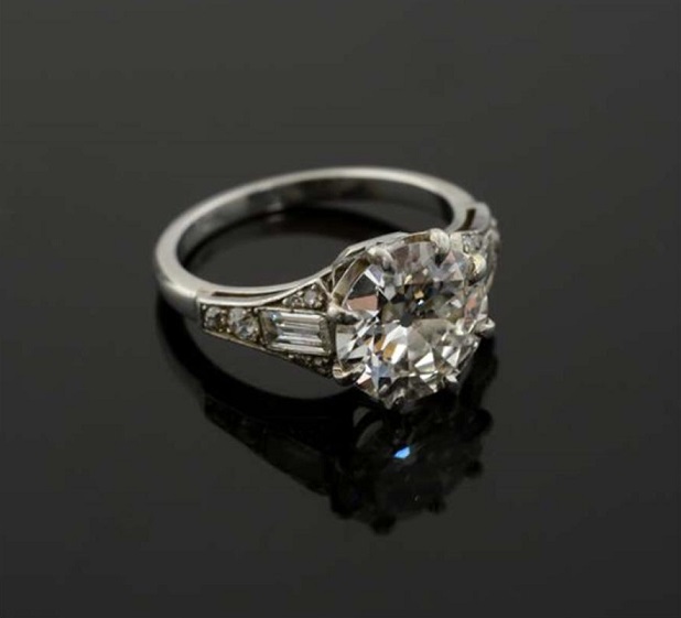 Early 20th century single stone diamond ring weighing approximately 2.10 carats (estimated £6,000 to £8,000)