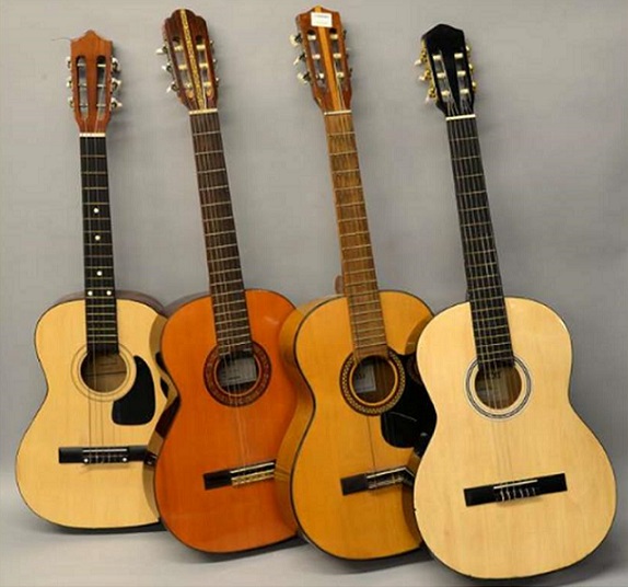 Four classical guitars, Kimbara Synsonics and KC 333 & Elevation 540 6441 D Estimate £40 to £60