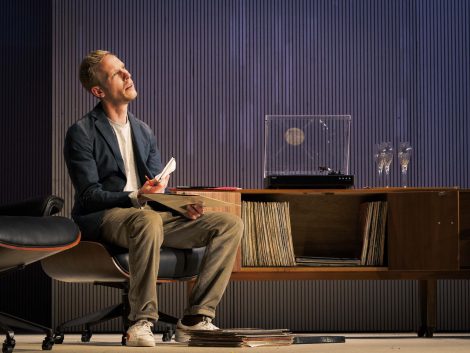 Laurence Fox (as Henry). Dress Rehearsal of The Real Thing by Tom Stoppard (a co-production by Cambridge Arts Theatre with Theatre Royal Bath and Rose Theatre, Kingston). Cambridge Arts Theatre. Cambridge, Cambridgeshire, UK. September 06, 2017. Photo: Edmond Terakopian